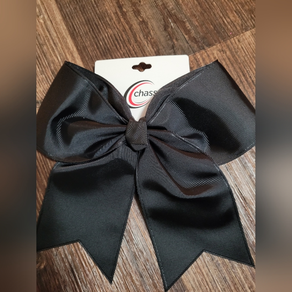 Chassé Black Cheer Bow NWT